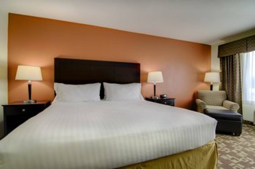 Holiday Inn Express & Suites KANSAS CITY SPORT COMPLEX AREA 8