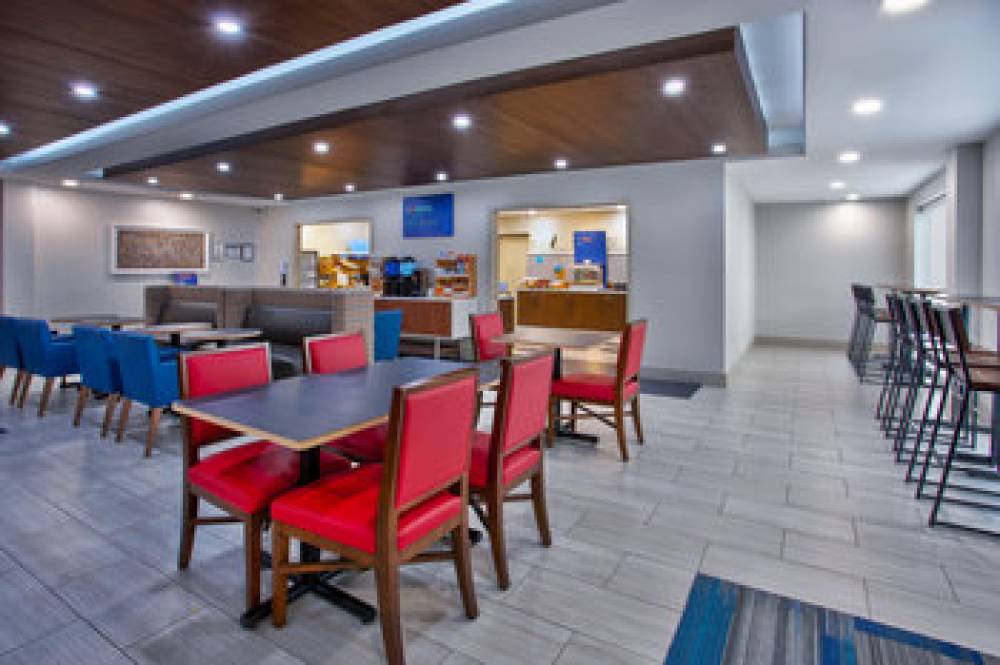 Holiday Inn Express & Suites KATY 7