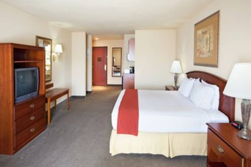 Holiday Inn Express & Suites KERRVILLE 7