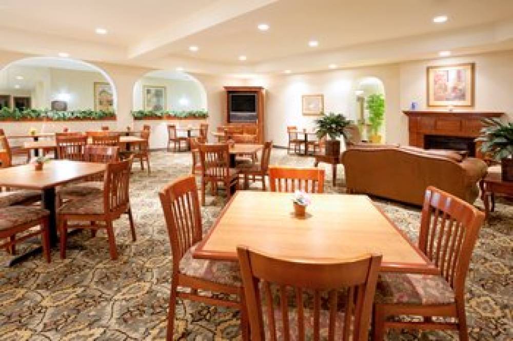 Holiday Inn Express & Suites KERRVILLE 8