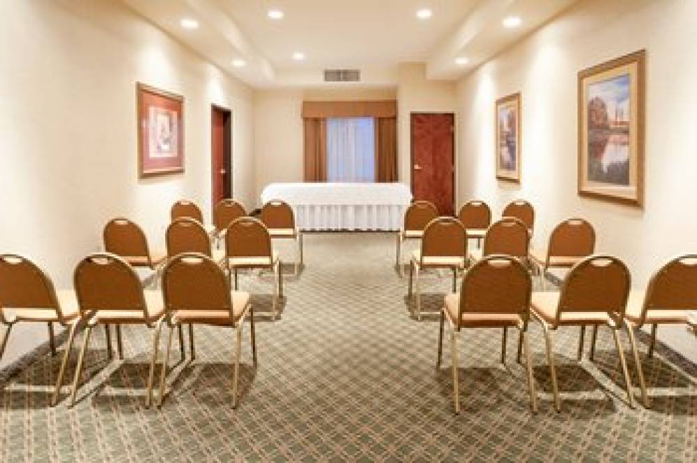 Holiday Inn Express & Suites KERRVILLE 5