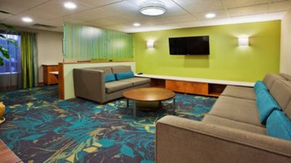 Holiday Inn Express & Suites KIMBALL 3