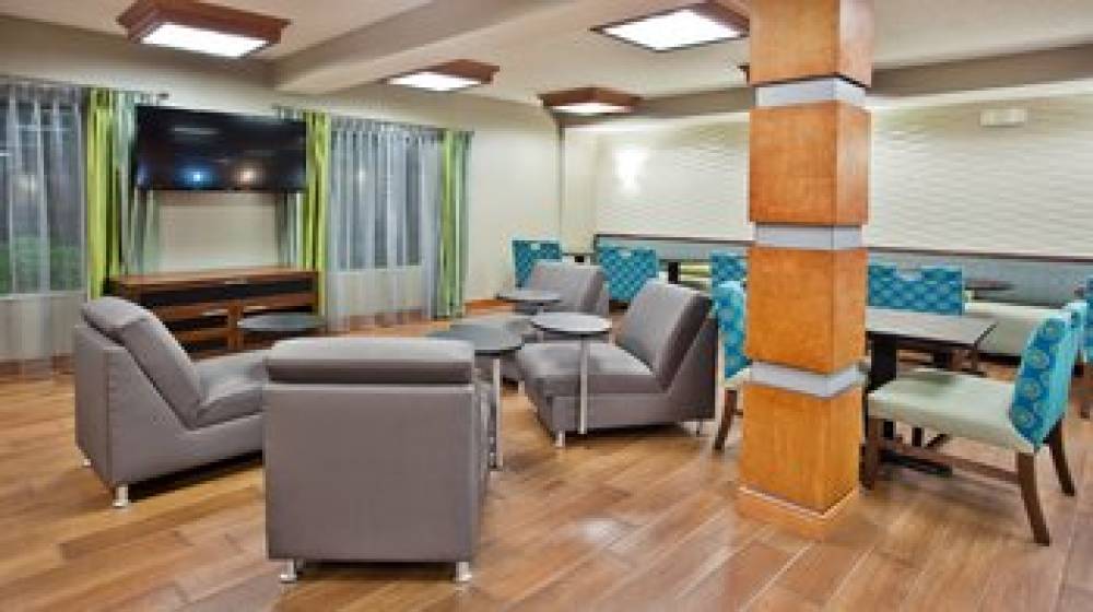 Holiday Inn Express & Suites KIMBALL 2