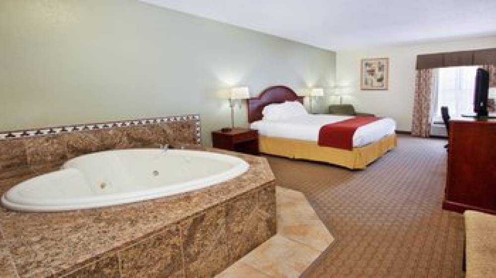 Holiday Inn Express & Suites KIMBALL 4