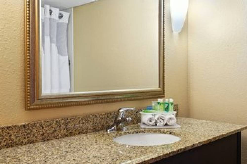 Holiday Inn Express & Suites KNOXVILLE-NORTH-I-75 EXIT 112 4