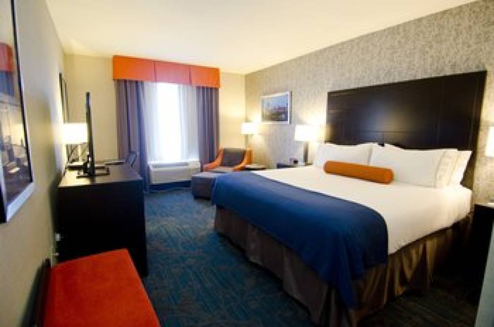 Holiday Inn Express & Suites KNOXVILLE WEST - PAPERMILL DR 3