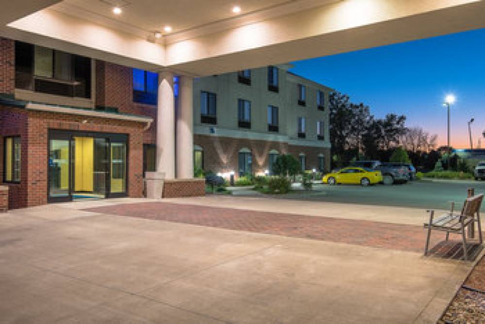 Holiday Inn Express & Suites LAFAYETTE EAST 6