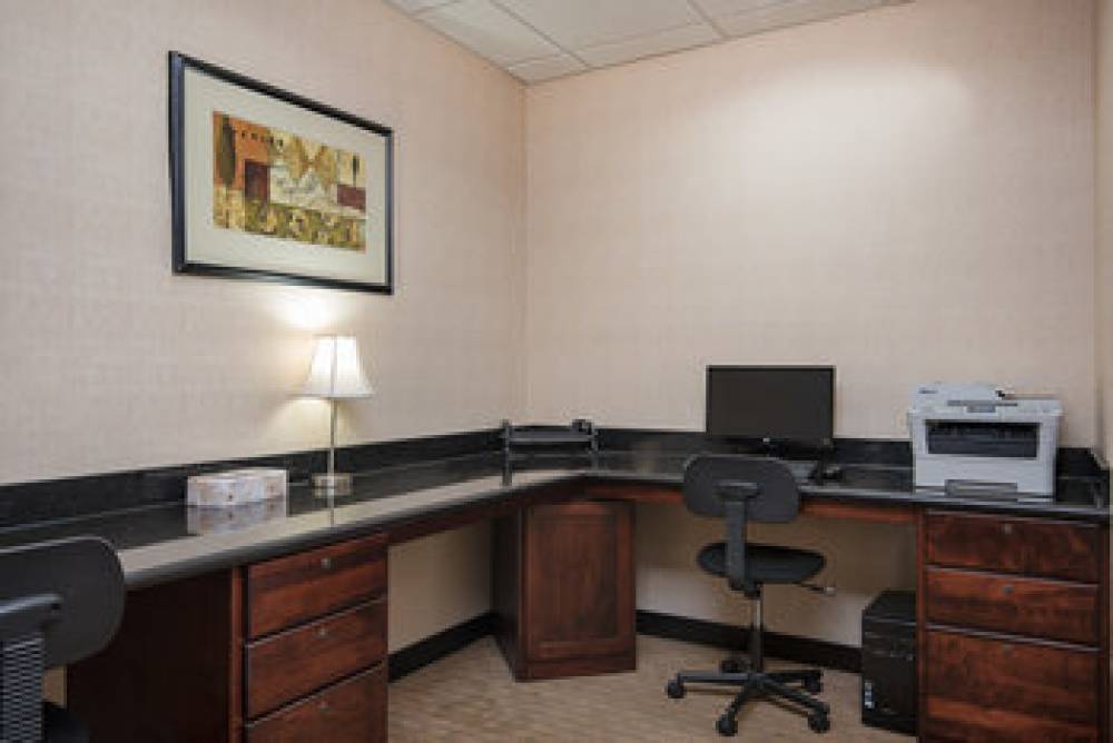 Holiday Inn Express & Suites LAFAYETTE EAST 5