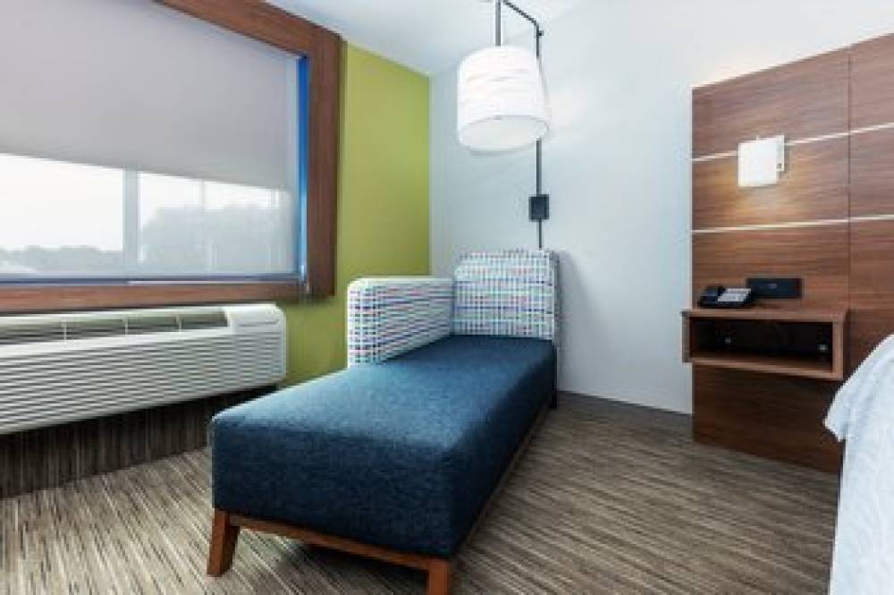 Holiday Inn Express & Suites LAFAYETTE-SOUTH 7