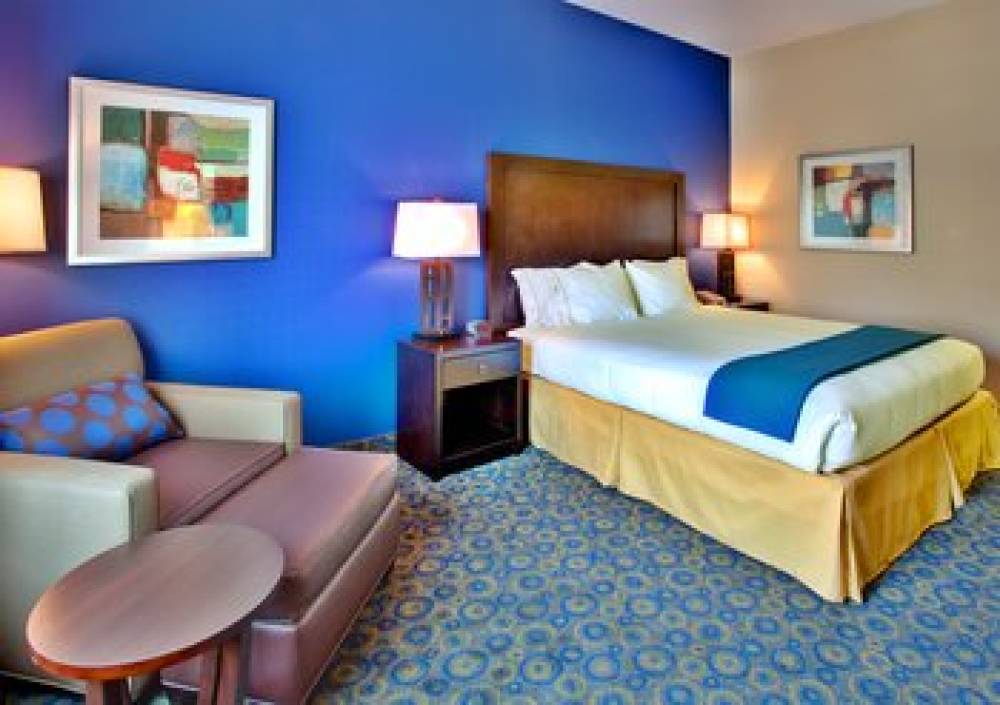 Holiday Inn Express & Suites LAKE ELSINORE 3