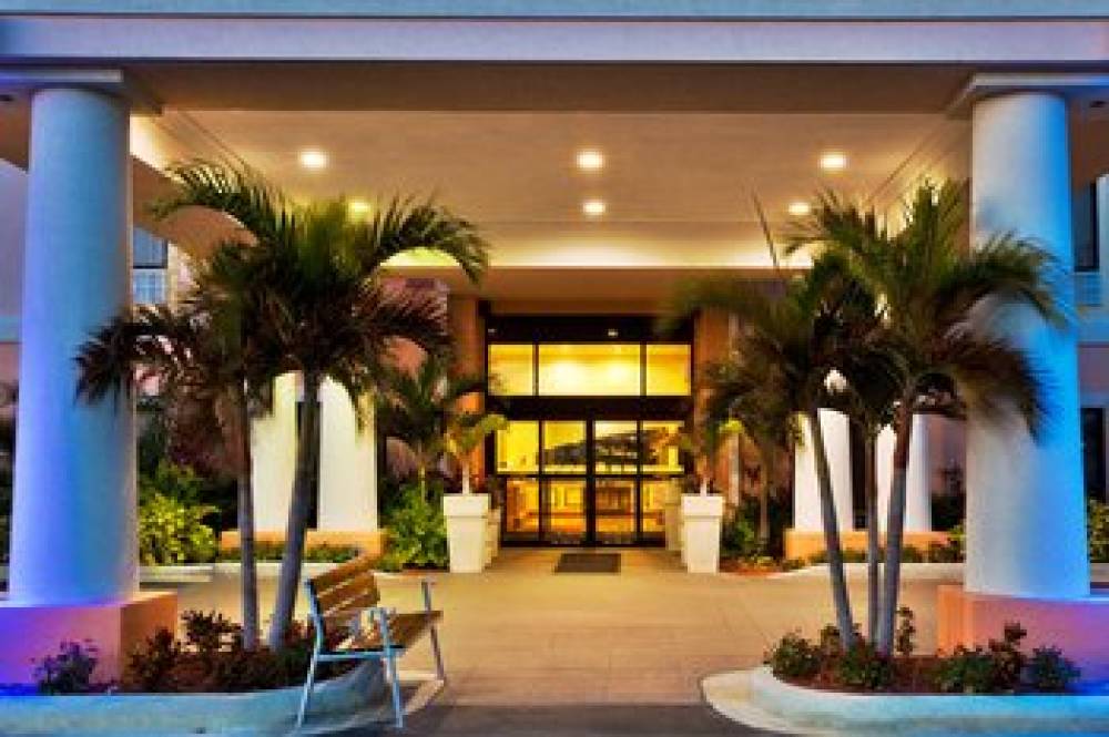 Holiday Inn Express & Suites Lake Okeechobee