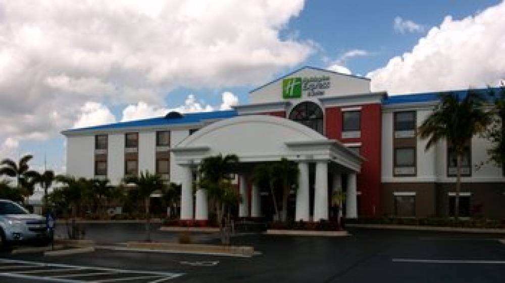 Holiday Inn Express & Suites LAKE OKEECHOBEE 1