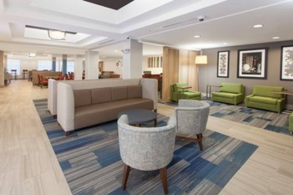 Holiday Inn Express & Suites Lake Zurich Barrington