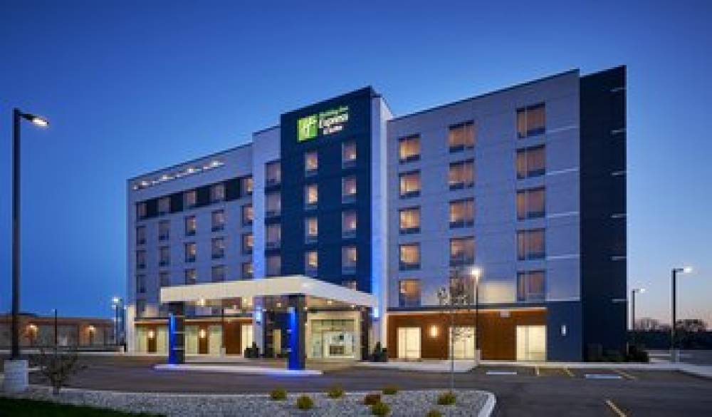 Holiday Inn Express & Suites LAKESHORE - TECUMSEH 1