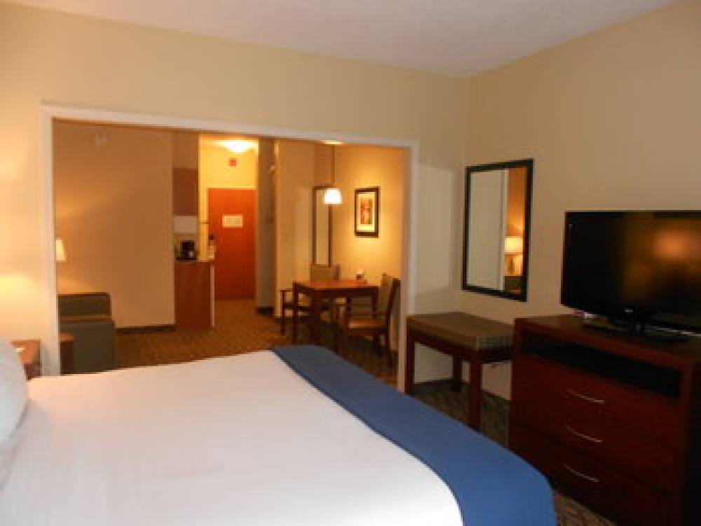 Holiday Inn Express & Suites LANCASTER 2