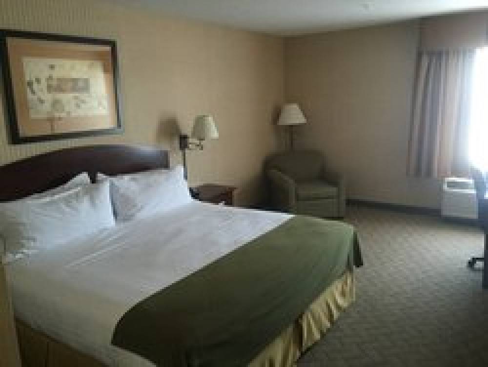 Holiday Inn Express & Suites LANSING-LEAVENWORTH 9