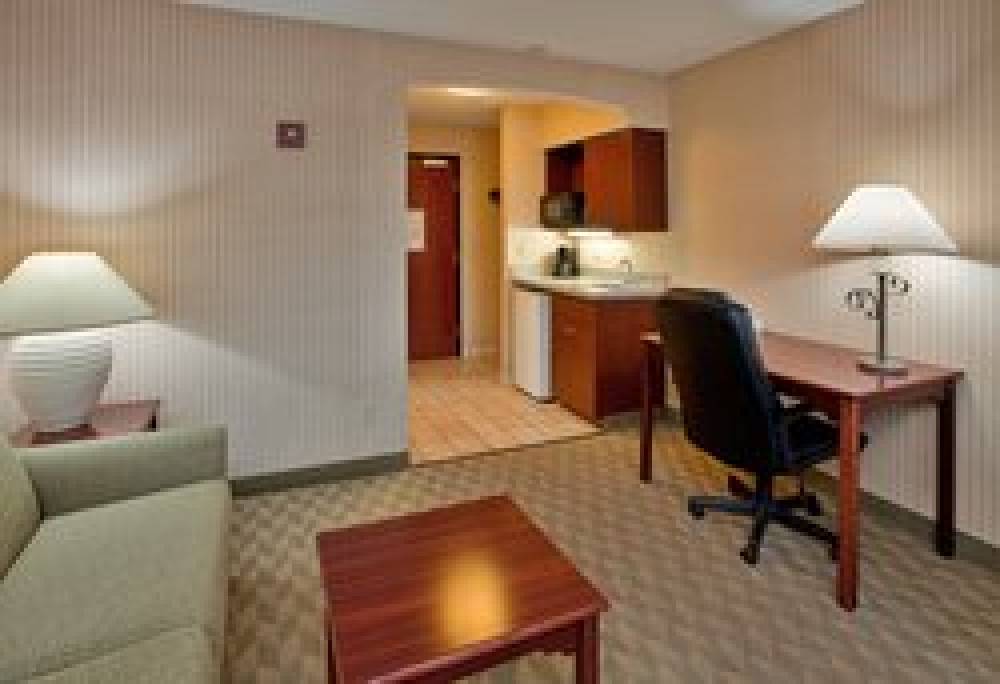 Holiday Inn Express & Suites LANSING-LEAVENWORTH 5