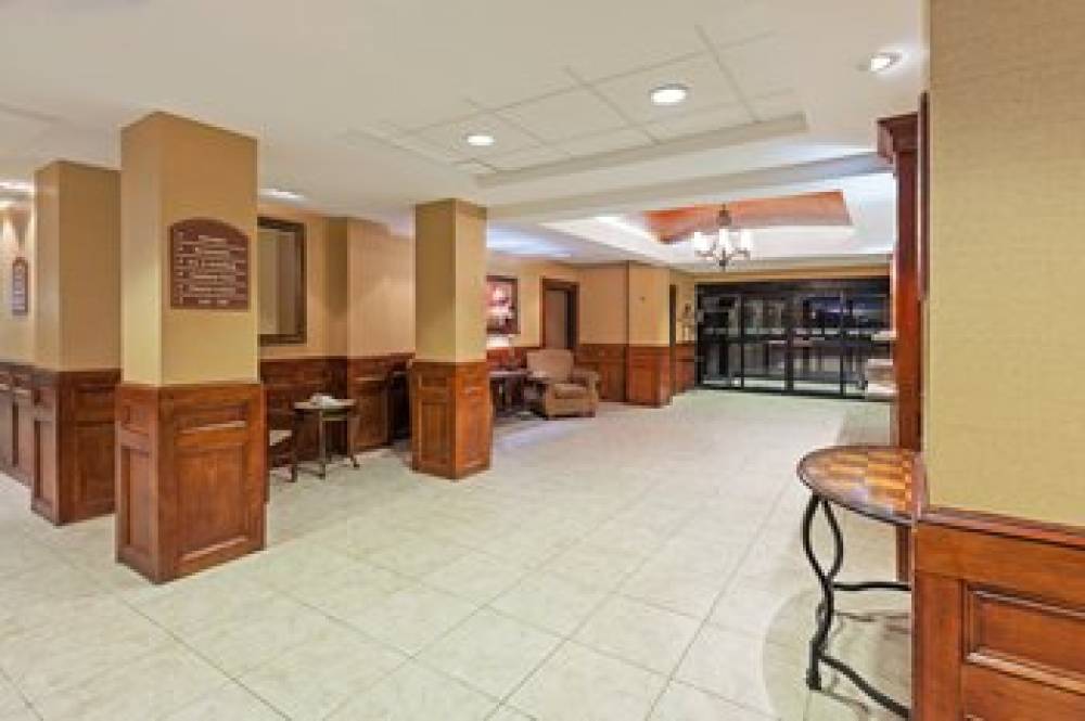 Holiday Inn Express & Suites LAREDO-EVENT CENTER AREA 4