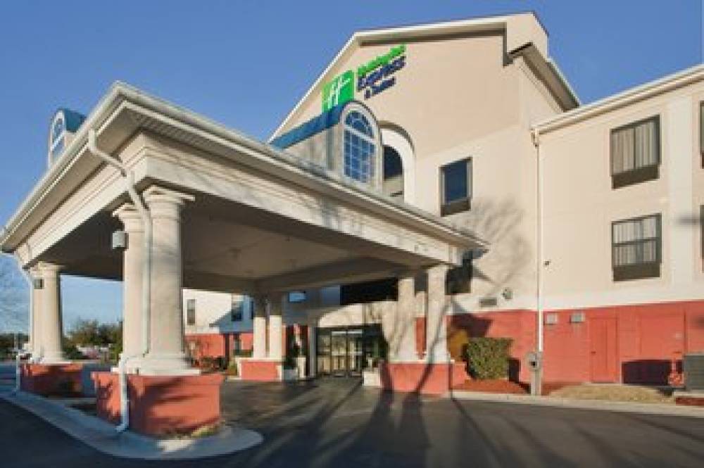 Holiday Inn Express & Suites LAURINBURG 1