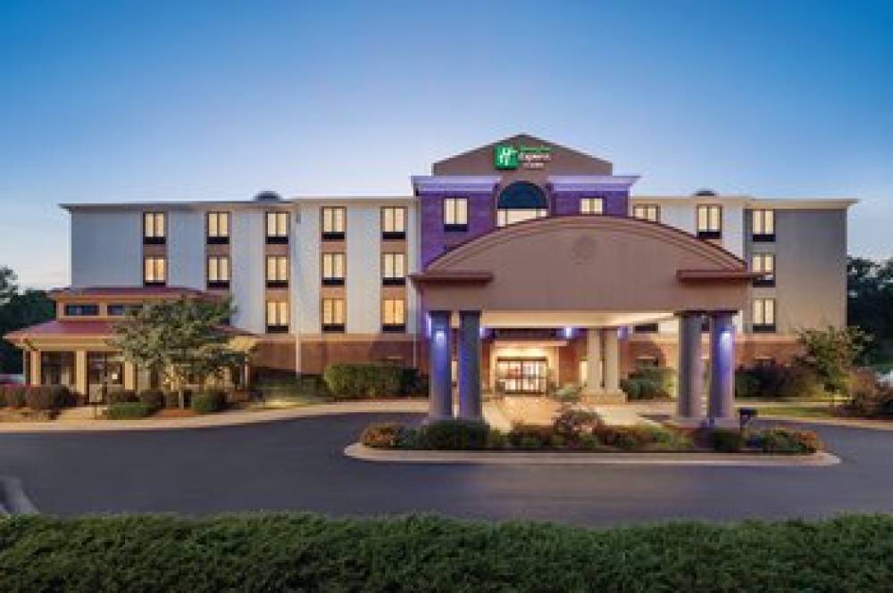 Holiday Inn Express & Suites LAVONIA 1