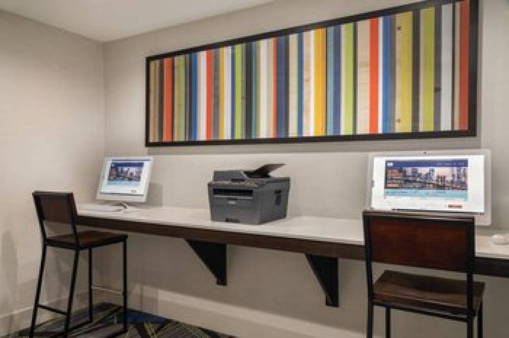 Holiday Inn Express & Suites LAWTON-FORT SILL 5