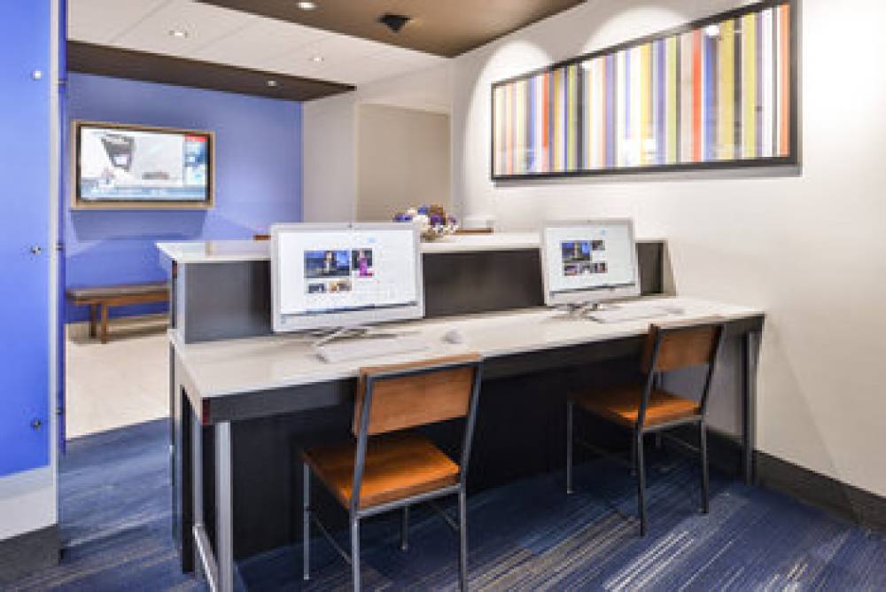 Holiday Inn Express & Suites LEE'S SUMMIT - KANSAS CITY 8