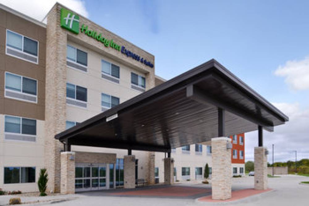 Holiday Inn Express & Suites LEE'S SUMMIT - KANSAS CITY 1