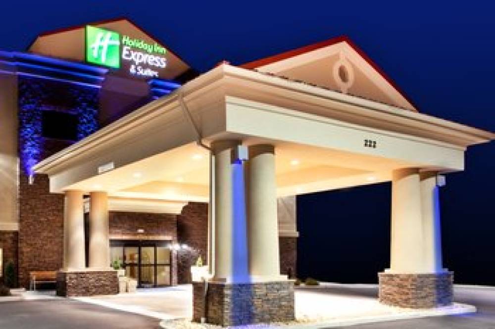 Holiday Inn Express & Suites LEWISBURG 2