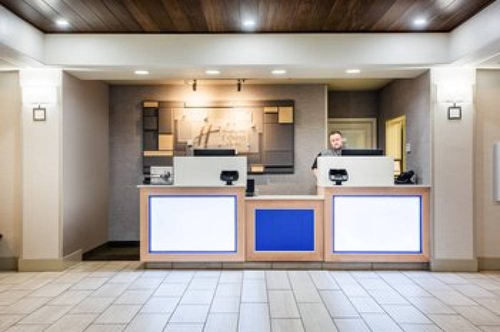 Holiday Inn Express & Suites LEWISBURG 1