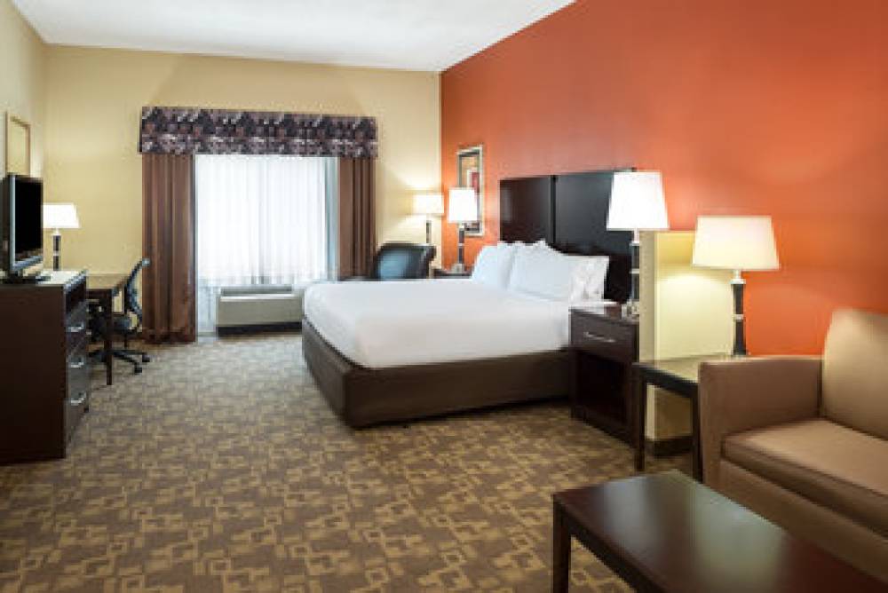 Holiday Inn Express & Suites LEXINGTON DTWN AREA-KEENELAND 3