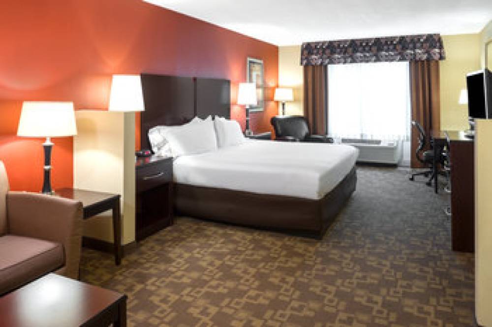 Holiday Inn Express & Suites LEXINGTON DTWN AREA-KEENELAND 8