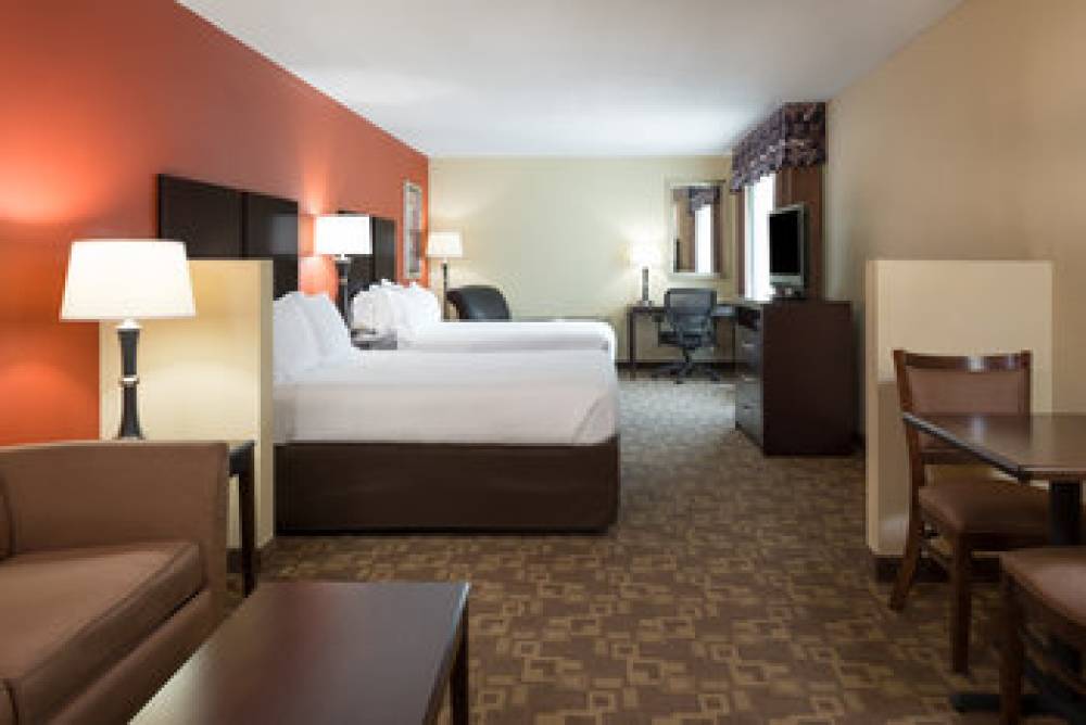 Holiday Inn Express & Suites LEXINGTON DTWN AREA-KEENELAND 7