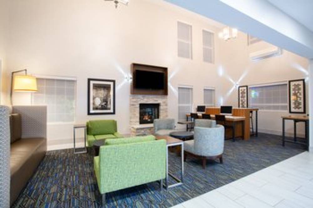 Holiday Inn Express & Suites Lincoln City