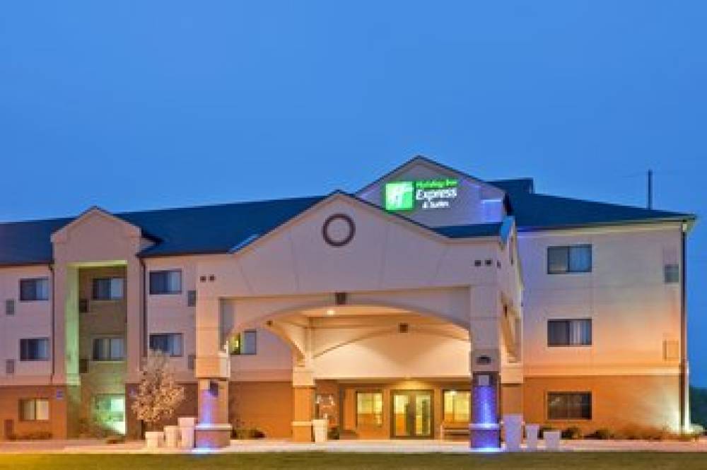 Holiday Inn Express & Suites Lincoln South