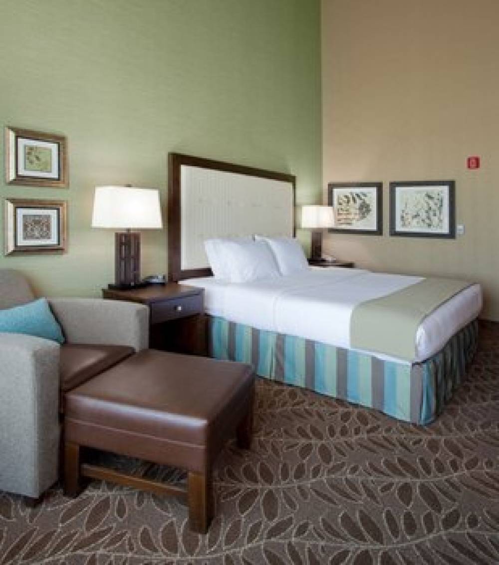 Holiday Inn Express & Suites LOGAN 2