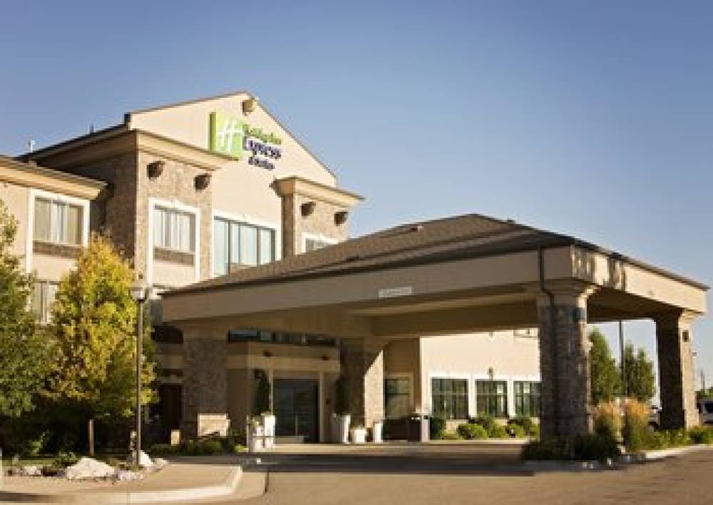 Holiday Inn Express & Suites LOGAN 1