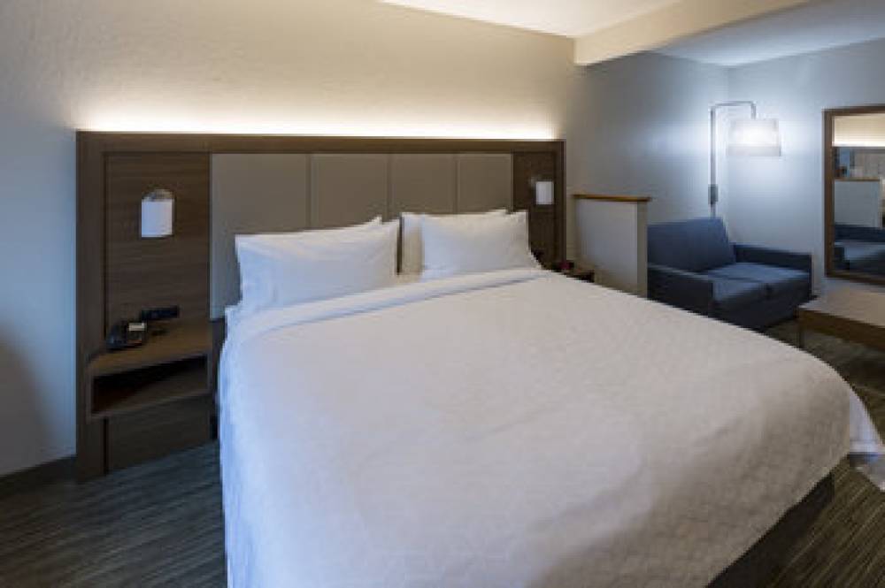 Holiday Inn Express & Suites LOUISVILLE SOUTH-HILLVIEW 6