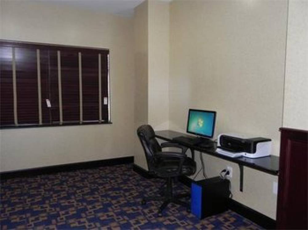 Holiday Inn Express & Suites LUBBOCK WEST 7