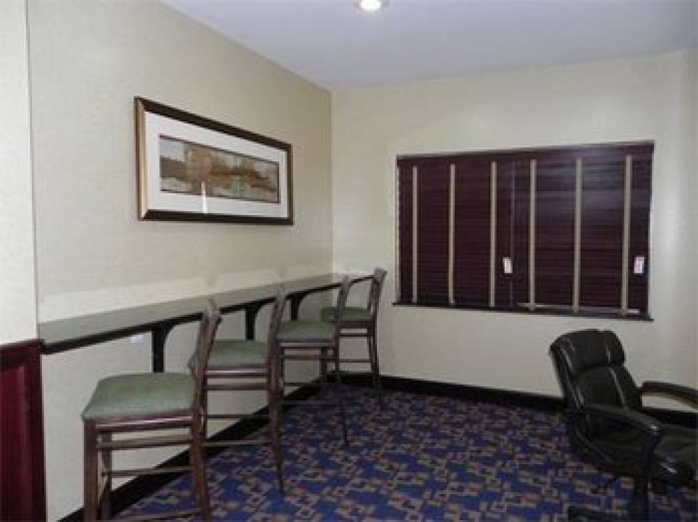 Holiday Inn Express & Suites LUBBOCK WEST 6