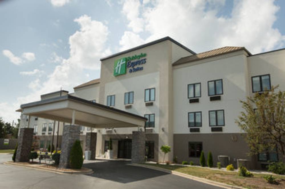 Holiday Inn Express & Suites MADISON 1