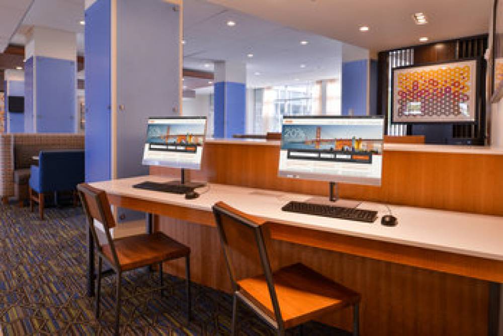 Holiday Inn Express & Suites MALL OF AMERICA - MSP AIRPORT 5