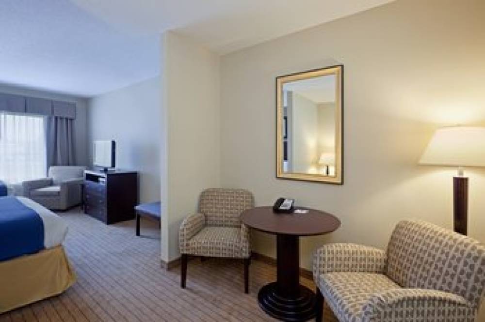 Holiday Inn Express & Suites MALONE 10