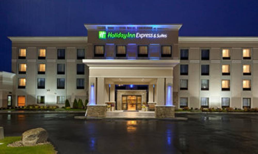 Holiday Inn Express & Suites MALONE 1