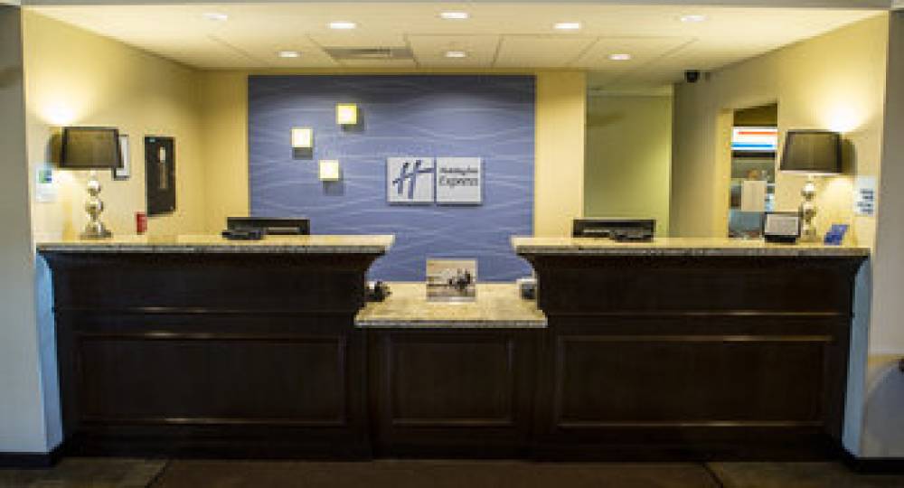 Holiday Inn Express & Suites MALONE 4