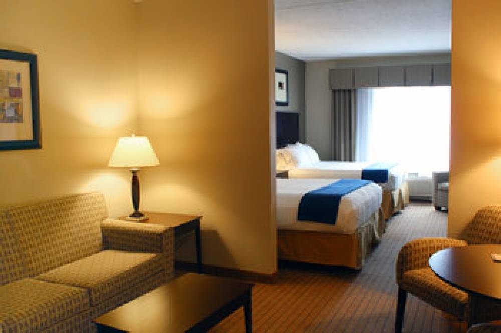 Holiday Inn Express & Suites MALONE 6