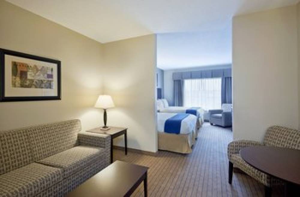 Holiday Inn Express & Suites MALONE 7