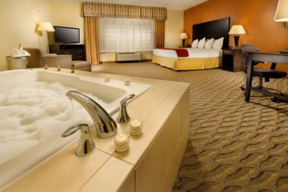 Holiday Inn Express & Suites MANASSAS 4