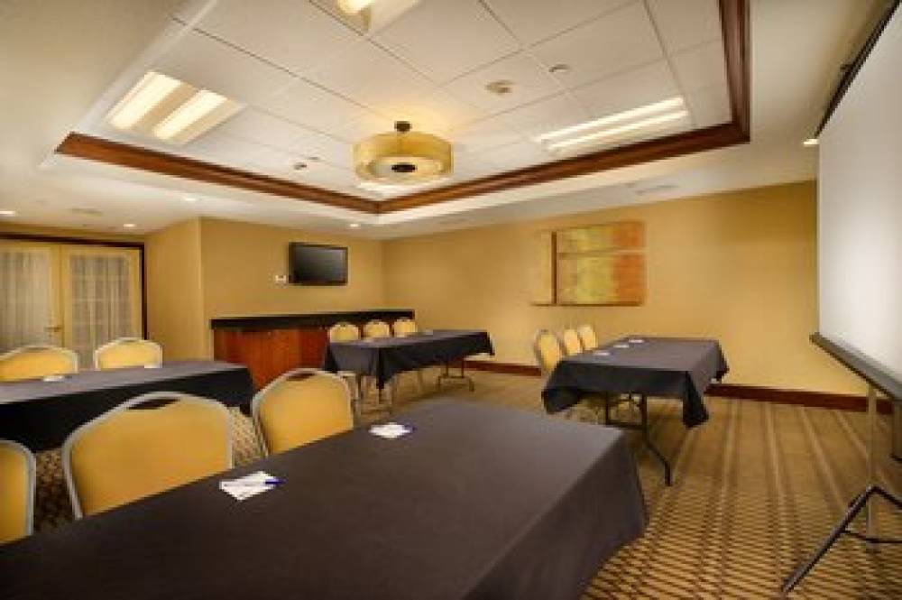 Holiday Inn Express & Suites MANASSAS 7