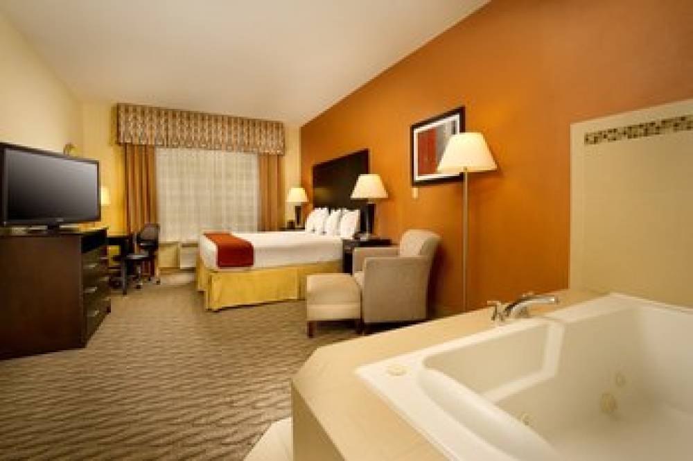 Holiday Inn Express & Suites MANASSAS 3