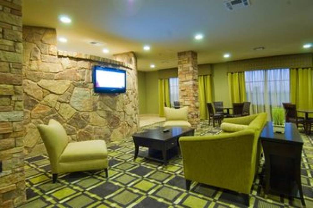 Holiday Inn Express & Suites MARBLE FALLS 10